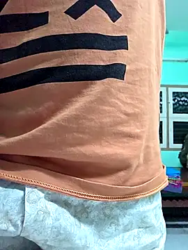 Snapshot of handsome_blg_tam chatting on October 22, 4:29 pm handsome blg tam online show from October 22, 4:29 pm