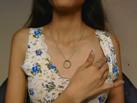 Snapshot of Tanvi-20 chatting on November 20, 9:42 am Tanvi-20 online show from November 20, 9:42 am