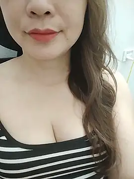 Girl Shy2000 online show from June 12, 3:33 pm