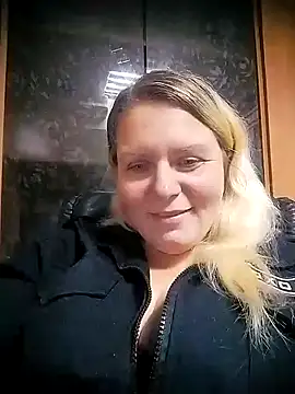 Snapshot of Fiona696 chatting on October 1, 3:40 pm Fiona696 online show from October 1, 3:40 pm