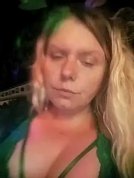 Snapshot of Fiona696 chatting on October 6, 3:20 pm Fiona696 online show from October 6, 3:20 pm
