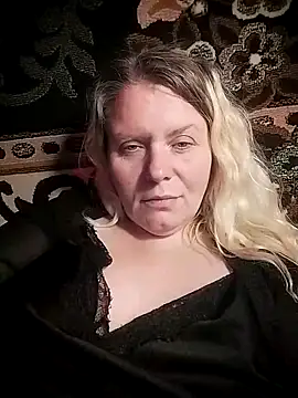 Snapshot of Fiona696 chatting on October 7, 8:28 pm Fiona696 online show from October 7, 8:28 pm