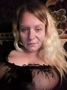 Snapshot of Fiona696 chatting on October 11, 9:57 pm Fiona696 online show from October 11, 9:57 pm