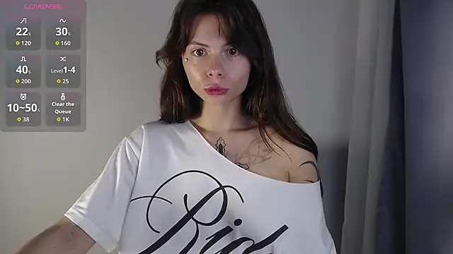 Snapshot of BellaAbey chatting on July 24, 8:18 pm BellaAbey online show from July 24, 8:18 pm