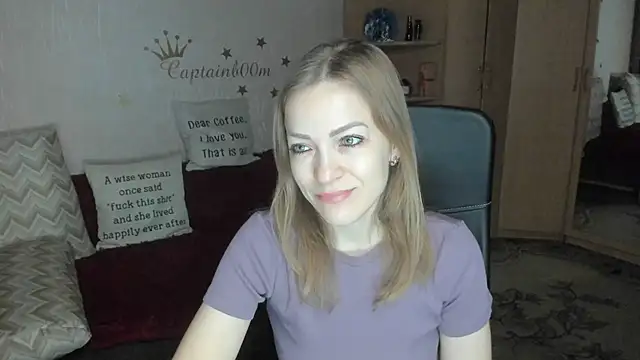 Tiffany Bates online show from December 3, 3:25 am