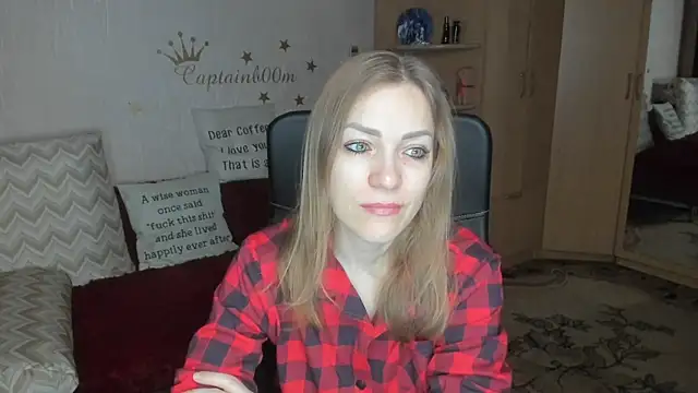 Tiffany Bates online show from December 17, 2:50 am