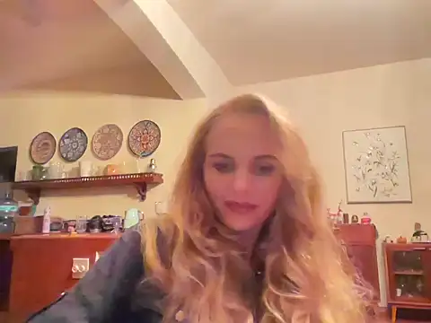 Snapshot of Tovireya chatting on October 25, 3:58 am Tovireya online show from October 25, 3:58 am