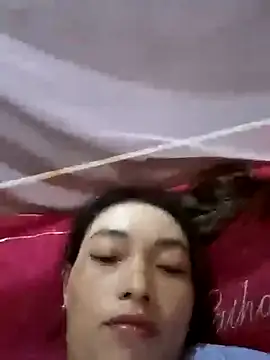 Snapshot of Phiny_xx chatting on October 4, 6:11 am Phiny xx online show from October 4, 6:11 am