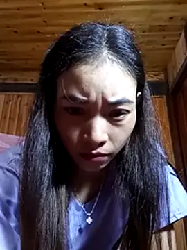 Snapshot of Phiny_xx chatting on October 31, 5:52 am Phiny xx online show from October 31, 5:52 am