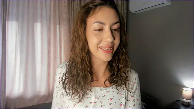 Snapshot of KeilaJeschon chatting on September 28, 5:02 am KeilaJeschon online show from September 28, 5:02 am