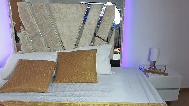 lissastone online show from October 28, 7:27 pm