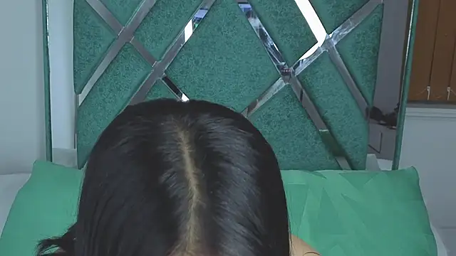 lissastone online show from November 19, 7:03 pm