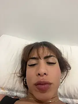 Naomi24herr online show from March 5, 8:43 am