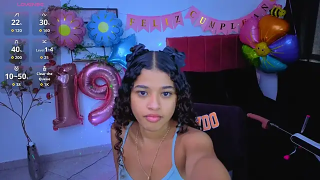 pequitasmedusa9 online show from December 5, 6:37 pm