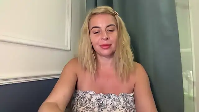 Miravynn online show from December 21, 11:50 am