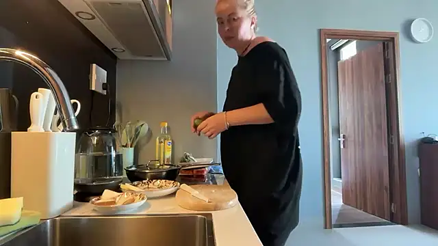 Miravynn online show from February 21, 5:08 am