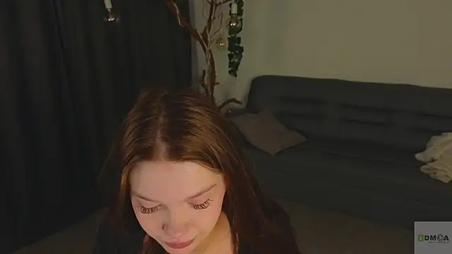 Nicole Broown  online show from June 10, 9:03 pm