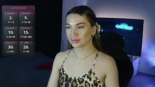 Snapshot of MissMaya__ chatting on October 3, 7:55 pm MissMaya online show from October 3, 7:55 pm