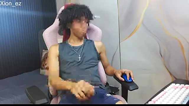 Snapshot of xion_ez chatting on July 23, 8:29 pm xion ez online show from July 23, 8:29 pm