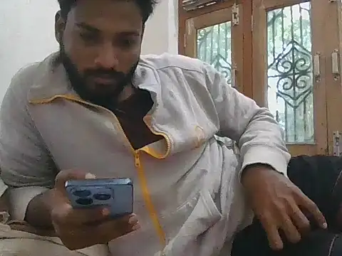 Snapshot of Raw12499 chatting on November 27, 4:47 am Raw12499 online show from November 27, 4:47 am