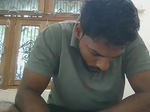 Snapshot of Raw12499 chatting on December 5, 6:22 am Raw12499 online show from December 5, 6:22 am