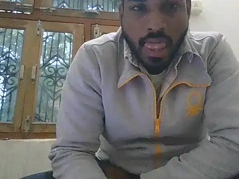 Snapshot of Raw12499 chatting on December 17, 9:48 am Raw12499 online show from December 17, 9:48 am