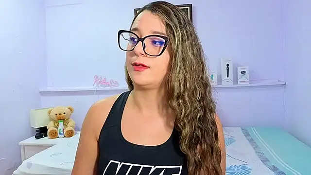 Snapshot of katiaa_lovv chatting on October 23, 12:04 pm katiaa lovv online show from October 23, 12:04 pm