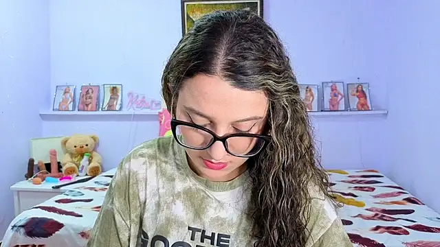 Snapshot of katiaa_lovv chatting on November 7, 11:54 am katiaa lovv online show from November 7, 11:54 am