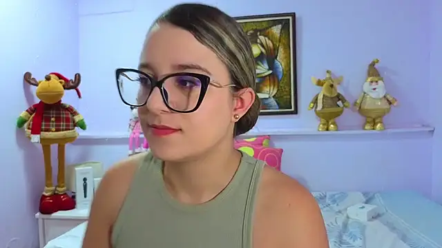 Snapshot of katiaa_lovv chatting on December 2, 12:10 pm katiaa lovv online show from December 2, 12:10 pm