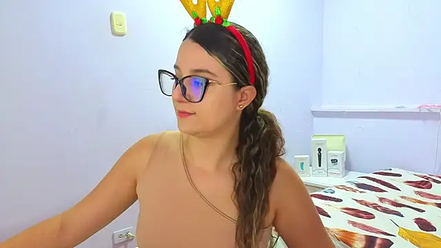 Snapshot of katiaa_lovv chatting on December 14, 1:38 pm katiaa lovv online show from December 14, 1:38 pm