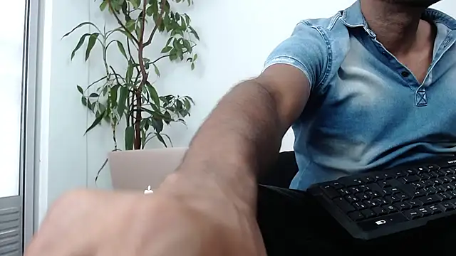 Snapshot of Orlando_horny chatting on September 29, 10:14 pm Orlando horny online show from September 29, 10:14 pm