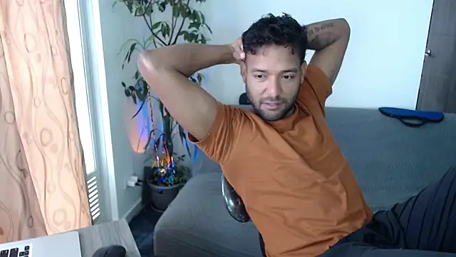Snapshot of Orlando_horny chatting on October 4, 2:37 pm Orlando horny online show from October 4, 2:37 pm