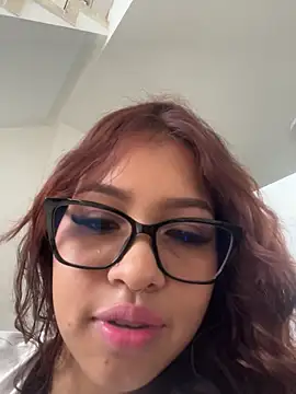 Snapshot of Mia_Valmont chatting on December 22, 9:01 pm Mia Valmont online show from December 22, 9:01 pm