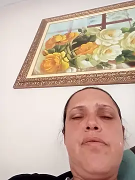 Snapshot of Crisribeiro chatting on October 2, 7:10 pm Crisribeiro online show from October 2, 7:10 pm