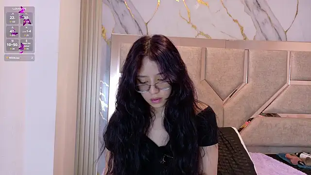 Abrilmirren online show from April 23, 11:20 am