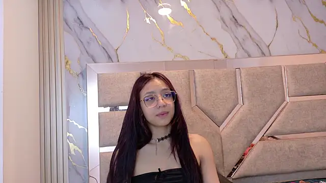 Abrilmirren online show from May 1, 11:15 am