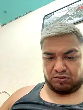 Snapshot of Sk3m_veryhot chatting on December 3, 6:54 am Sk3m veryhot online show from December 3, 6:54 am