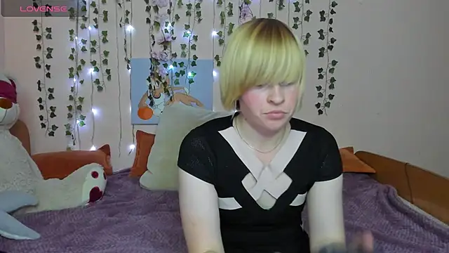 Snapshot of Cattie_w_ chatting on October 22, 3:07 am Cattie w online show from October 22, 3:07 am