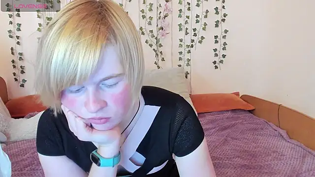 Snapshot of Cattie_w_ chatting on October 24, 3:03 am Cattie w online show from October 24, 3:03 am