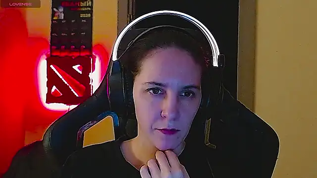 Snapshot of Irwi_Tomboy chatting on February 15, 4:25 pm Irwi Tomboy online show from February 15, 4:25 pm