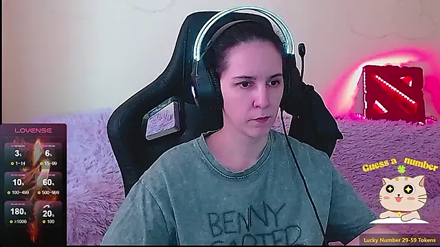 Snapshot of Irwi_Tomboy chatting on February 21, 1:34 pm Irwi Tomboy online show from February 21, 1:34 pm