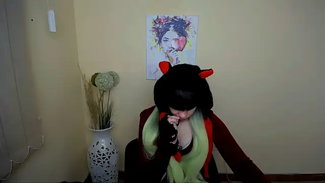 Snapshot of Dream_Caster_ chatting on October 13, 6:46 am Dream Caster online show from October 13, 6:46 am