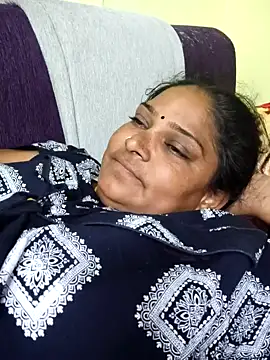 navyasree143 online show from April 25, 1:41 pm