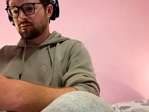 Snapshot of Jasonsnzuk chatting on October 13, 8:53 pm Jasonsnzuk online show from October 13, 8:53 pm