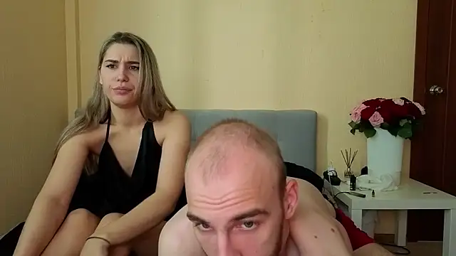 weddingcouple online show from November 10, 6:01 am