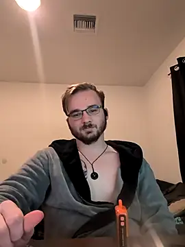 Snapshot of bear8t chatting on September 25, 9:35 am bear8t online show from September 25, 9:35 am