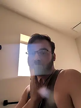 Snapshot of bear8t chatting on October 1, 4:24 pm bear8t online show from October 1, 4:24 pm