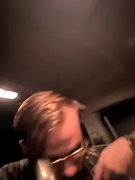 Snapshot of bear8t chatting on October 2, 9:16 am bear8t online show from October 2, 9:16 am