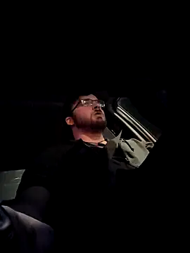 Snapshot of bear8t chatting on October 7, 7:38 am bear8t online show from October 7, 7:38 am