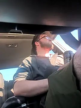 Snapshot of bear8t chatting on October 30, 10:54 pm bear8t online show from October 30, 10:54 pm